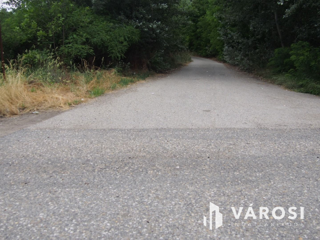 Iparterület Szeged és Vásárhely között, a Tisza hídnál!