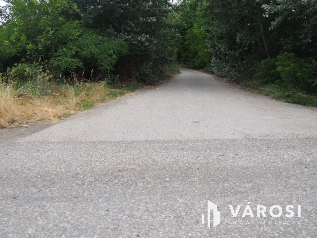 Iparterület Szeged és Vásárhely között, a Tisza hídnál!