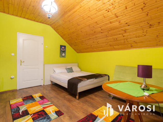 Eladó 6 lakásos családi ház Siófokon