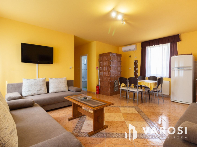 Eladó 6 lakásos családi ház Siófokon