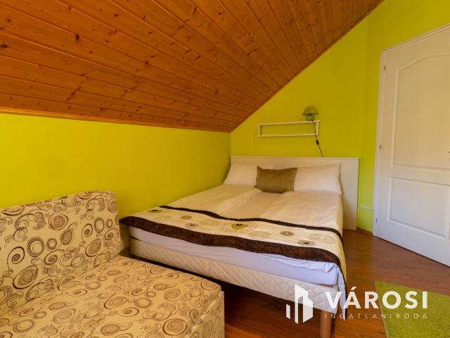 Eladó 6 lakásos családi ház Siófokon