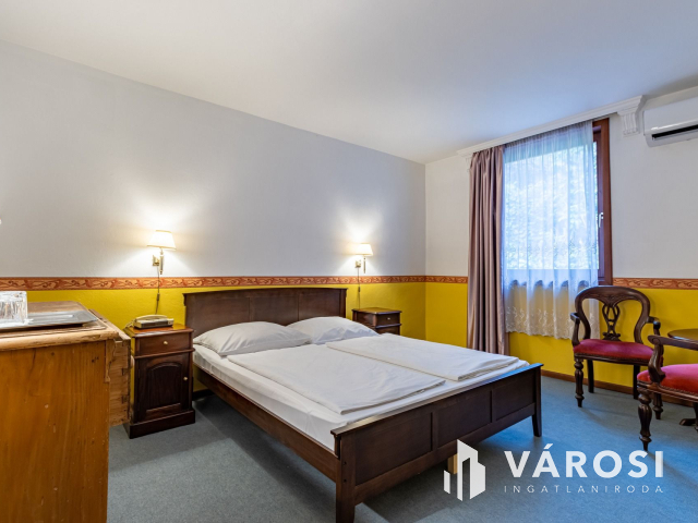 Családias HOTEL eladó Szentendrén pár percre a Dunaparttól!