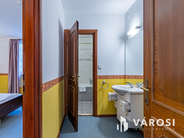 Családias HOTEL eladó Szentendrén pár percre a Dunaparttól!