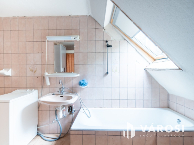 Balatonendrédi ipari ingatlan akár befektetésnek is