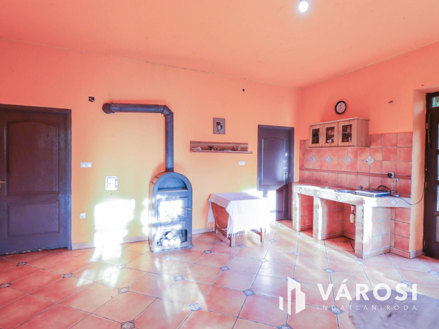 Befektetési lehetőség Vállalkozásra alkalmas 2 szintes ház