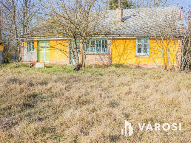 Tanya az Őszeszéki tó partján  M5-ös autópályától 2 percre