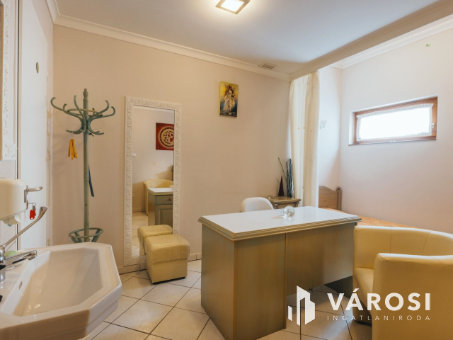 Orvosi komplexumnak is kiváló ingatlan eladó a belvárosban