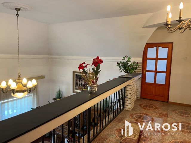 Debreceni Szép Családi Ház Telephellyel Jó Helyen Eladó