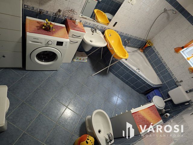 Nagy családi ház Parád központjában