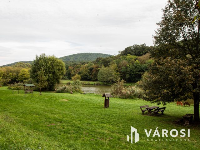 15 % beépíthetőségű telek eladó Esztergom-Búbánatvölgyében