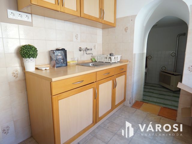 Kiadó lehetőségekben gazdag ingatlan a Belvárosban