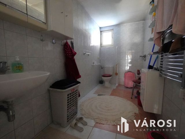 Telephely ár alatt Esztergomban!