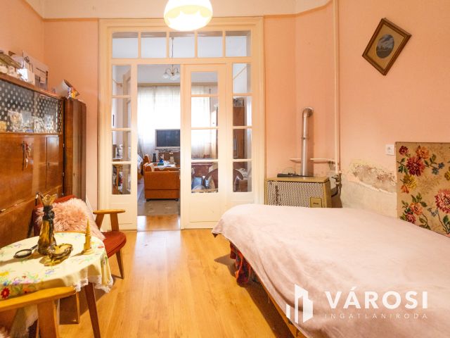 Eladó üzlethelyiség Gyulán a posta mellett