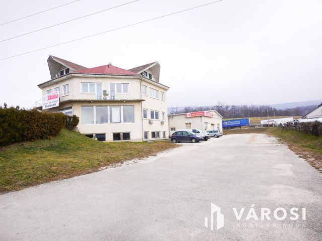 Sokoldalú ipari ingatlan Vértesszőlősön!