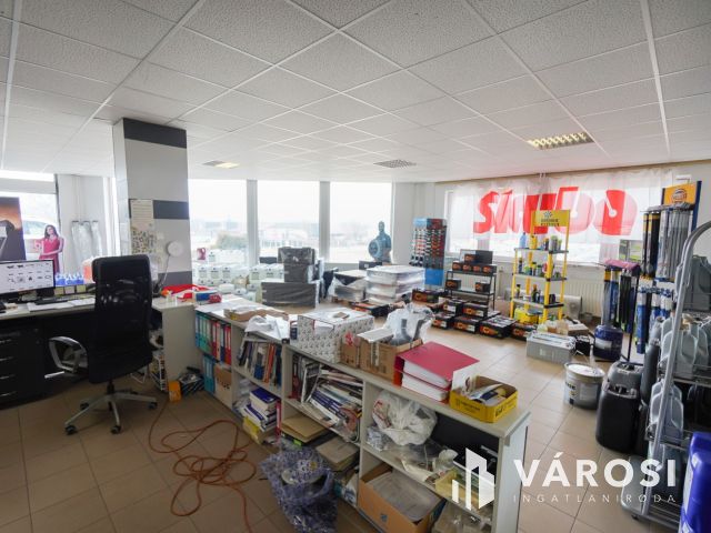 Sokoldalú ipari ingatlan Vértesszőlősön!