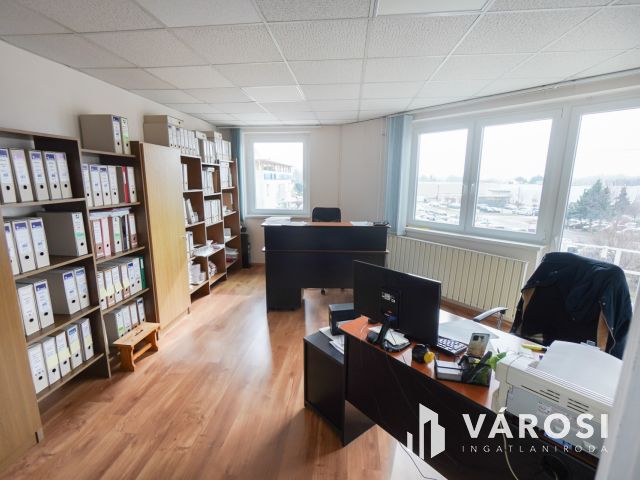 Sokoldalú ipari ingatlan Vértesszőlősön!