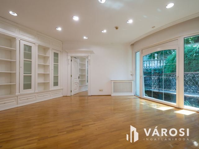 Exkluzív Villa a Rózsadombon