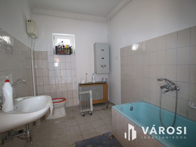 Újszegedi magánház hatalmas telekkel