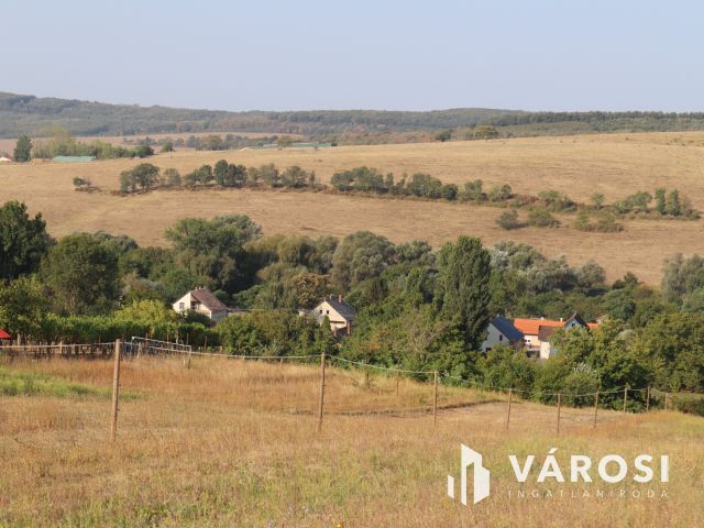 Panorámás belterületi telek Kerekiben