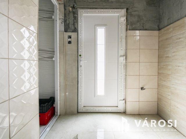 Üzleti lehetőség Kétegyháza központjában, aktív bérlőkkel