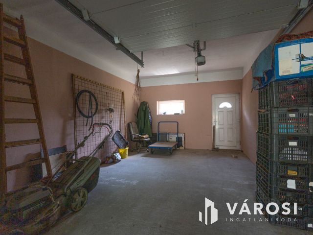 Nagy családi ház a város központjában