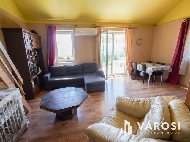 Szentendrén panorámás kilátással!