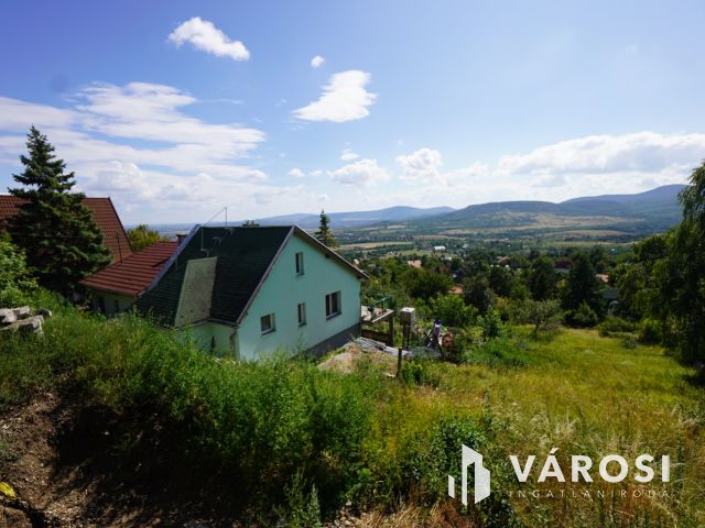 Szentendrén panorámás kilátással!