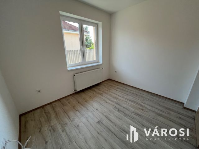 Debrecen mellett, 3 szoba nappalis kulcsrakész ház!