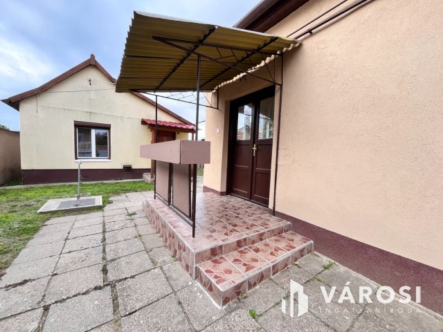 Felújított ház két lakrésszel – szabadság vagy befektetés