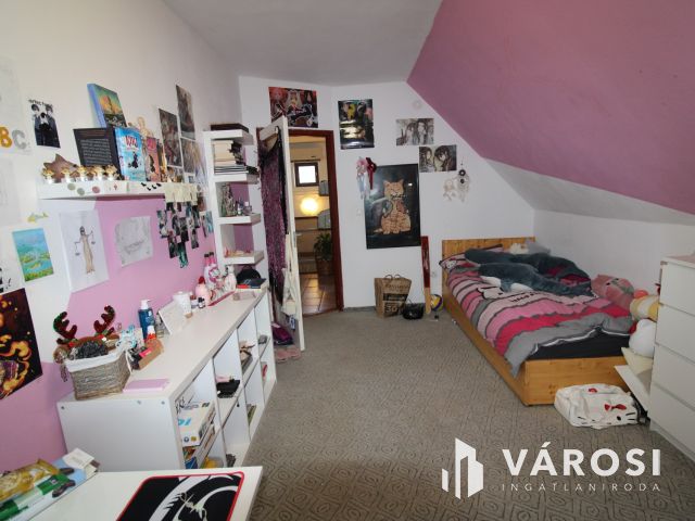 Kétszintes ház Gyulaváriban garázzsal.