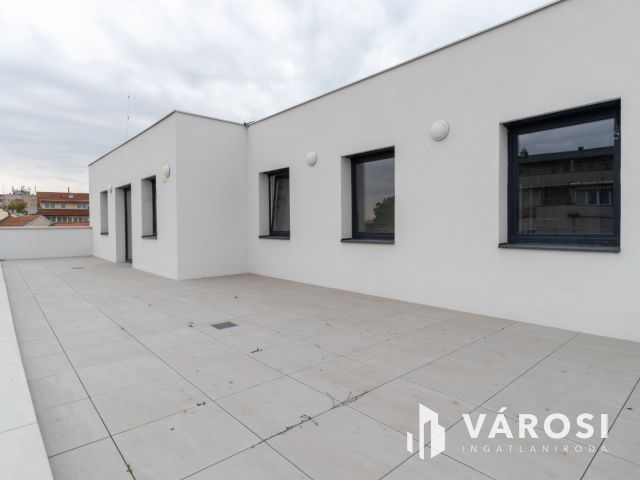 Új építésű penthouse a belváros szívében