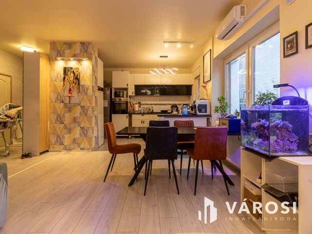 Felújított 77 m2-es erkélyes lakás a Hungária körúton!