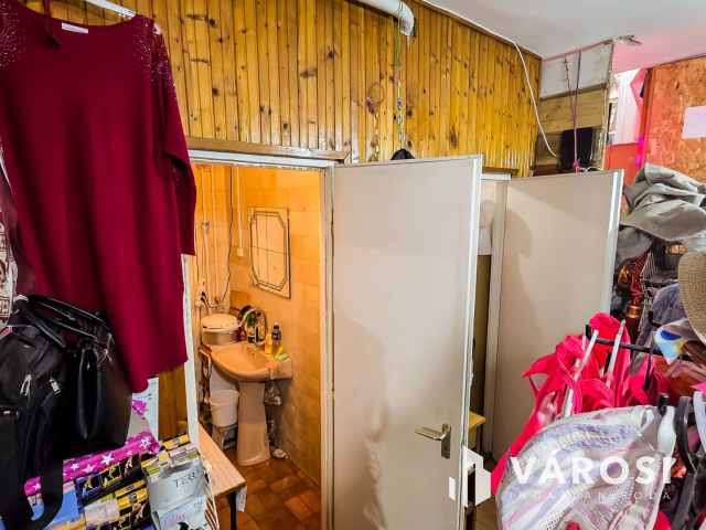 Eladó jó hozamú üzlethelyiség Óbudán