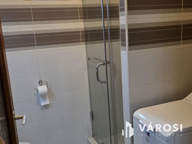 Csendes részen,TIP-TOP ház kerttel Mikepércsen