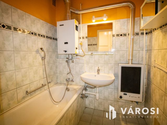 Klasszikus költözhető tégla lakás Orosházán