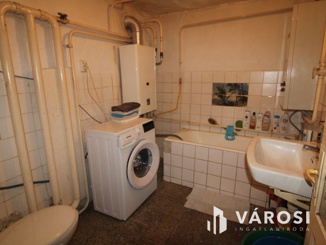 Kertes ház a Damjanich utcában