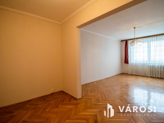 Belvárosi, jó helyen levő nagy lakás