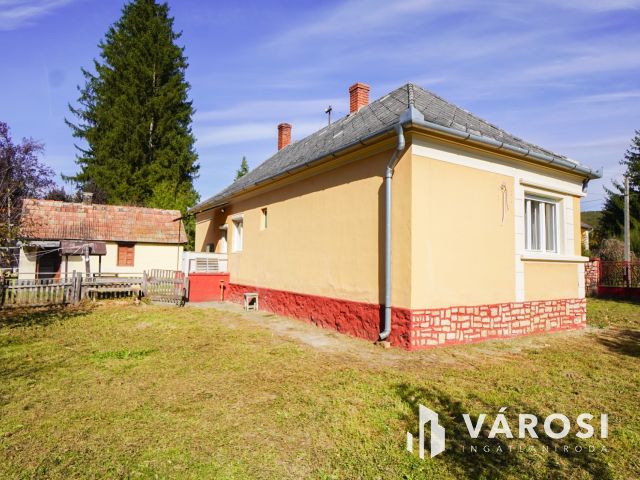 Felújítandó családi ház szenzációs településen!