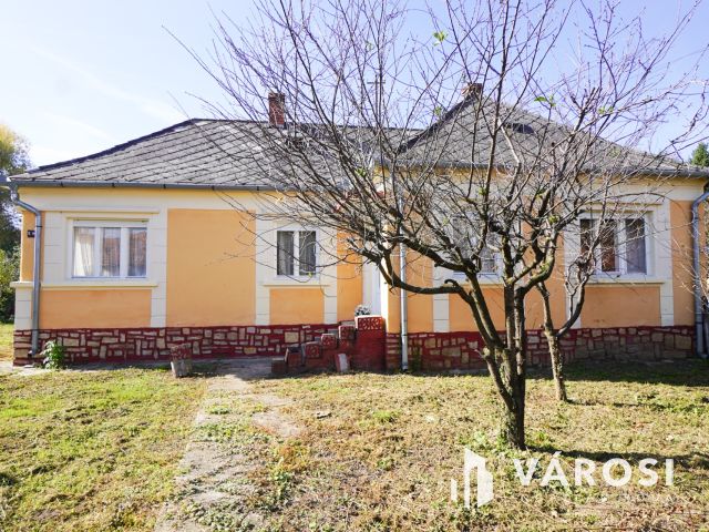 Felújítandó családi ház szenzációs településen!