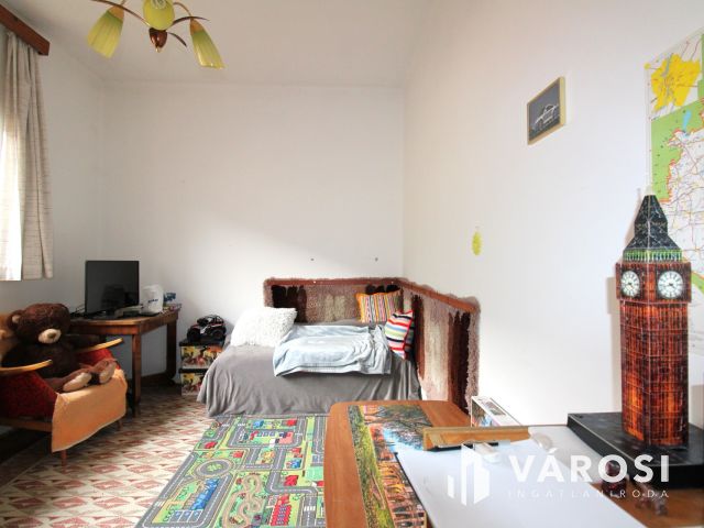 Felújítandó Kádár-kocka, kiváló alap sok lehetőséggel