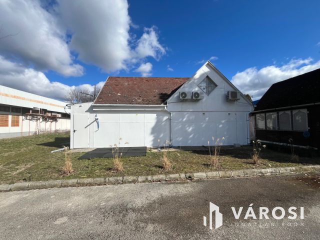 Balatonparti vendéglátó egység