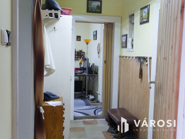 Eladó kétlakásos ház Révfaluban, egyetem közelében