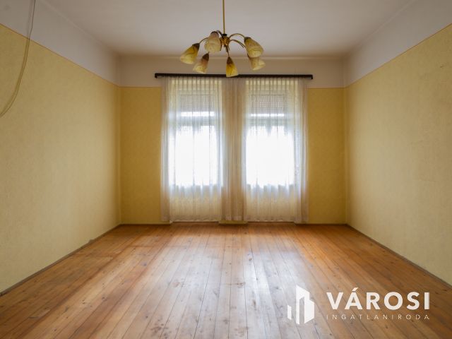 Tágas terek, jó szerkezet, belváros közeli lokáció