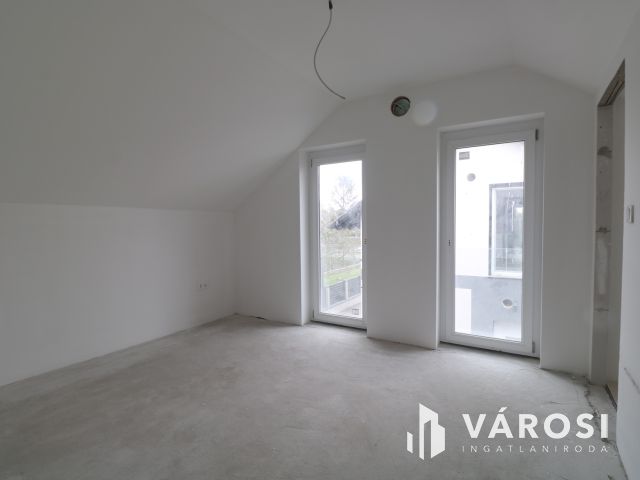 Kulcsrakész ikerház Újszegeden.