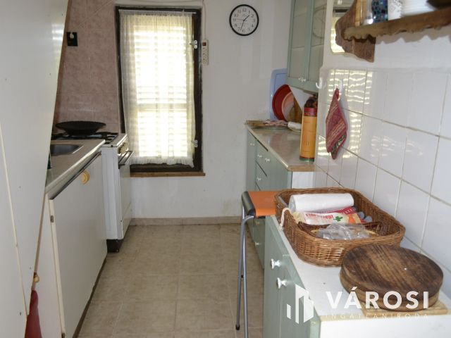 Felsőörsön Balatoni panorámás téliesített ingatlan eladó!