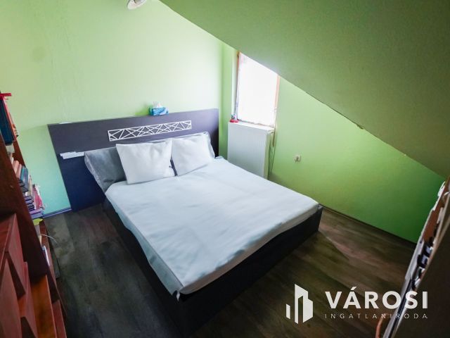 Remek házrész központi elhelyezkedéssel Szigethalmon!