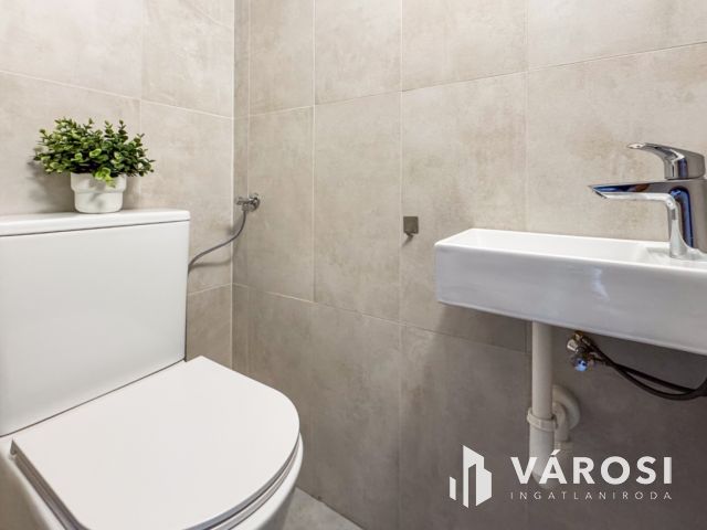 Gyönyörű belvárosi lakás a szökőkútnál