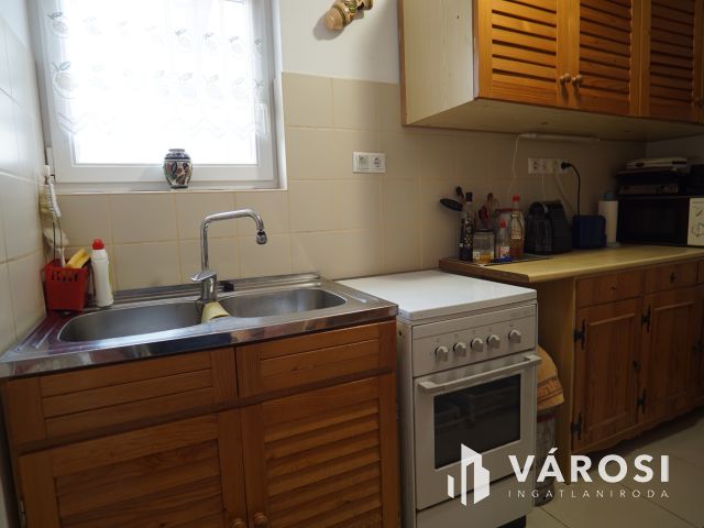 Fonyódligeten, felújított kis Nyaraló