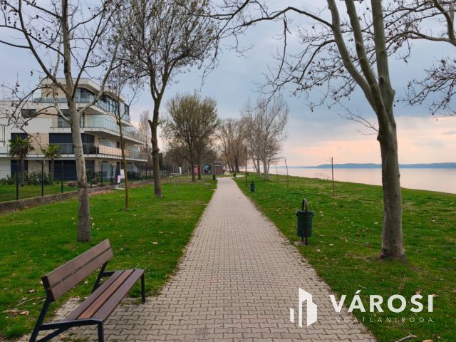 Örökpanorámás penthouse az Ezüstparton