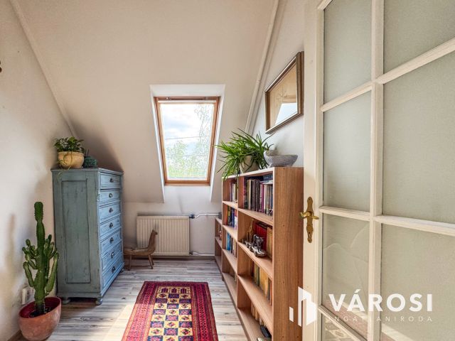 Tágas, napfényes ház Gyula legszebb utcájában